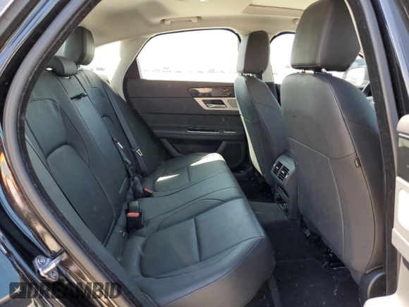 2017 Jaguar XF 20d Premium with VIN SAJBD4BNXHCY43163, listed as a Copart auction lot 39638624 with 30,436 mi miles. Bid and sale history available at carsss.com. Image 10.