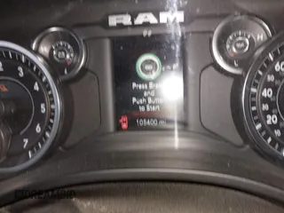 2020 Ram 1500 Big Horn z VIN 1C6RRFFG5LN284440, wystawiony jako IAAI lot #40975635 z przebiegiem 105 400 mil mil oraz . Historia ofert i sprzedaży dostępna na DreamBid. Obrazek 7.