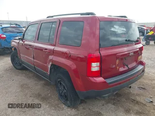 2016 Jeep Patriot Sport z VIN 1C4NJPBB4GD777312, wystawiony jako IAAI lot #41906384 z przebiegiem 154 751 mil mil oraz . Historia ofert i sprzedaży dostępna na DreamBid. Obrazek 3.