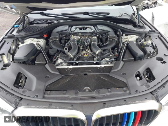 2018 BMW 5 Series M550i xDrive с VIN WBAJB9C56JB035929, выставлен на аукционе IAAI как лот 41732048 с пробегом 87 896 миль миль и . История ставок и продаж доступна на DreamBid. Изображение 10.