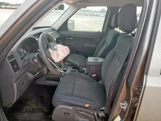 2012 Jeep Liberty Sport z VIN 1C4PJLAK0CW165917, wystawiony jako Copart lot #58776035 z przebiegiem 174 814 mil mil oraz Szkoda całkowita • Salvage title. Historia ofert i sprzedaży dostępna na DreamBid. Obrazek 7.