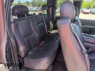 2006 GMC Sierra 2500HD SLT z VIN 1GTHK29D76E173105, wystawiony jako Copart lot #56940725 z przebiegiem 303 246 mil mil oraz Szkoda całkowita • Salvage title. Historia ofert i sprzedaży dostępna na DreamBid. Obrazek 10.