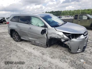 2017 Toyota Highlander XLE с VIN 5TDJZRFHXHS464966, выставлен на аукционе Copart как лот 64739515 с пробегом 115 053 миль миль и Списание • Salvage title. История ставок и продаж доступна на DreamBid. Изображение 4.