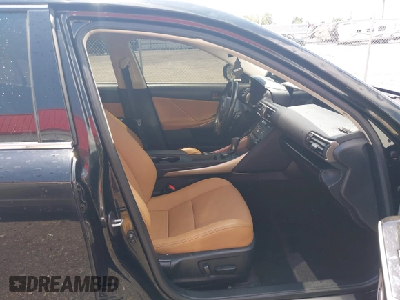 2020 Lexus IS 300 z VIN JTHAA1D24L5108386, wystawiony jako IAAI lot #42120982 z przebiegiem 72 525 mil mil oraz . Historia ofert i sprzedaży dostępna na DreamBid. Obrazek 5.