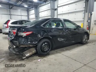 2015 Toyota Camry XLE z VIN 4T1BF1FK8FU921689, wystawiony jako Copart lot #55825225 z przebiegiem 116 438 mil mil oraz Szkoda całkowita • Salvage title. Historia ofert i sprzedaży dostępna na DreamBid. Obrazek 3.