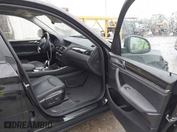 2015 BMW X3 xDrive28i z VIN 5UXWX9C53F0D57118, wystawiony jako IAAI lot #41476820 z przebiegiem 106 036 mil mil oraz . Historia ofert i sprzedaży dostępna na DreamBid. Obrazek 5.