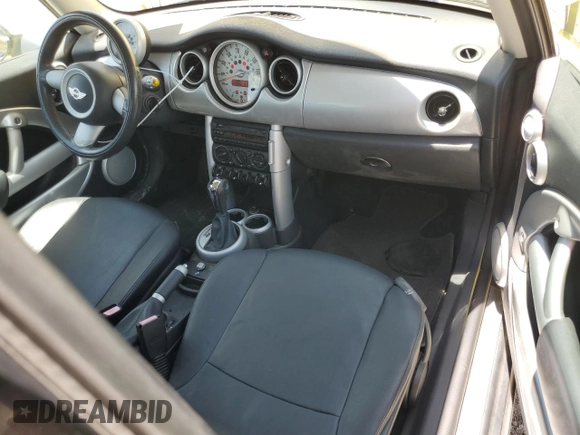 2006 MINI Hardtop with VIN WMWRC33556TJ75369, listed as a Copart auction lot 61793745 with 60,194 mi miles and Clean title. Bid and sale history available at DreamBid. Image 8.