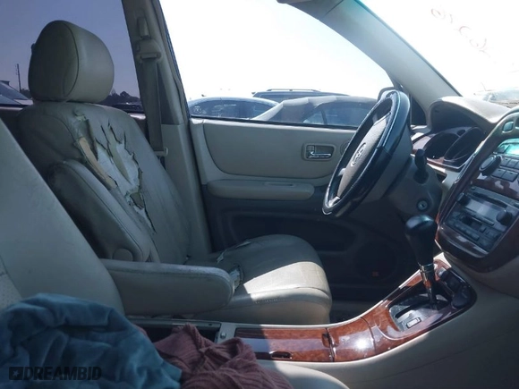 2006 Toyota Highlander w/3rd Row with VIN JTEDP21A360108181, listed as a IAAI auction lot 41526276 with 246,465 mi miles. Bid and sale history available at carsss.com. Image 5.