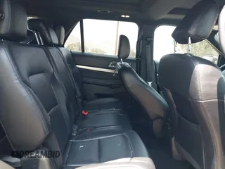 2019 Ford Explorer XLT z VIN 1FM5K7D85KGA73010, wystawiony jako IAAI lot #42397982 z przebiegiem 80 885 mil mil oraz . Historia ofert i sprzedaży dostępna na DreamBid. Obrazek 8.