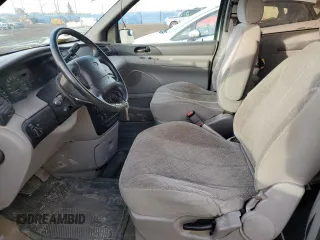 1998 Ford Windstar GL with VIN 2FMDA514XWBA37752, listed as a Copart auction lot 46063335 with 211,145 mi miles and Salvage Title. Bid and sale history available at carsss.com. Image 7.