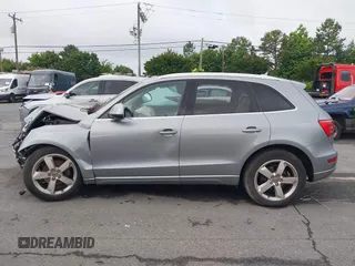 2010 Audi Q5 Premium Plus с VIN WA1LKAFP3AA005541, выставлен на аукционе IAAI как лот 42382512 с пробегом 148 331 миль миль и . История ставок и продаж доступна на DreamBid. Изображение 13.