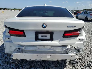 2023 BMW 5 Series 530i z VIN WBA53BH08PCL91059, wystawiony jako Copart lot #54040345 z przebiegiem 7 451 mil mil oraz Szkoda całkowita • Salvage title. Historia ofert i sprzedaży dostępna na DreamBid. Obrazek 6.