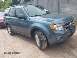 2011 Ford Escape XLT z VIN 1FMCU9D71BKA62118, wystawiony jako IAAI lot #42559857 z przebiegiem 104 053 mil mil oraz . Historia ofert i sprzedaży dostępna na DreamBid. Obrazek 1.