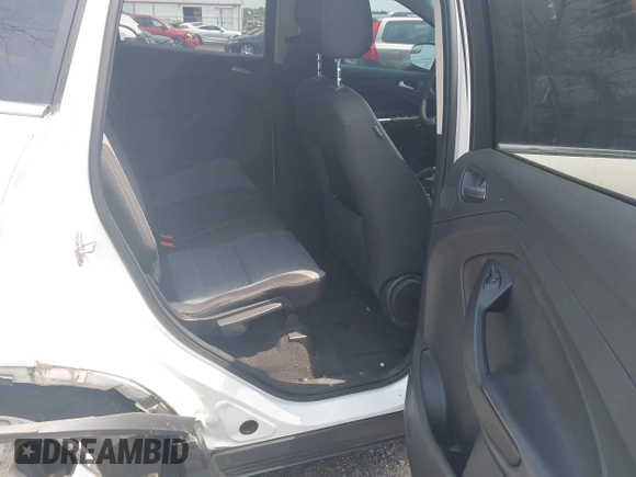 2013 Ford Escape SE z VIN 1FMCU9GXXDUD82847, wystawiony jako IAAI lot #42436360 z przebiegiem 142 071 mil mil oraz . Historia ofert i sprzedaży dostępna na DreamBid. Obrazek 8.