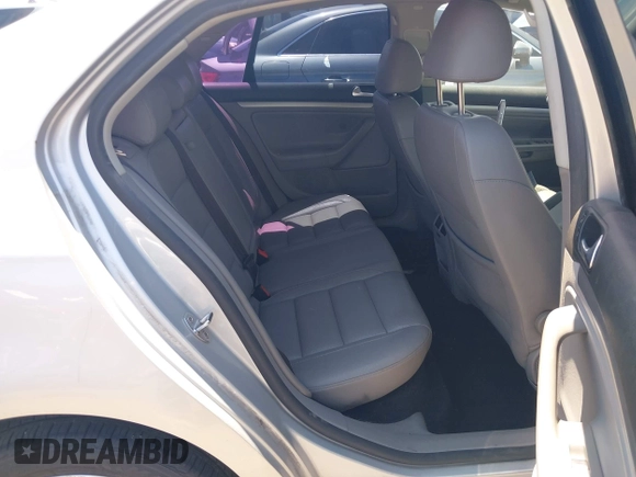 2007 Volkswagen Jetta 2.5 with VIN 3VWRF71K27M000620, listed as a IAAI auction lot 42458102 with 147,996 mi miles and . Bid and sale history available at DreamBid. Image 8.
