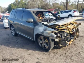 2011 Toyota Highlander Limited with VIN 5TDYK3EH6BS041570, listed as a IAAI auction lot 41718357 with 1 mi miles. Bid and sale history available at carsss.com. Image 1.