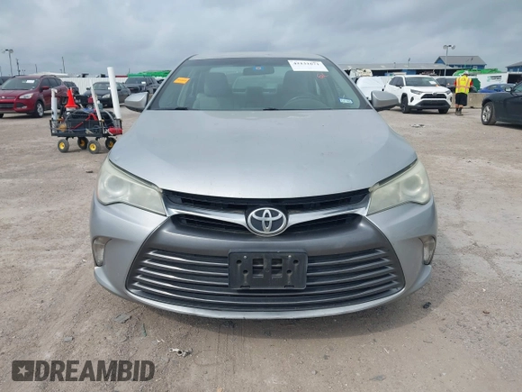 2015 Toyota Camry XLE z VIN 4T4BF1FK3FR481404, wystawiony jako IAAI lot #42131671 z przebiegiem 108 408 mil mil oraz . Historia ofert i sprzedaży dostępna na DreamBid. Obrazek 12.