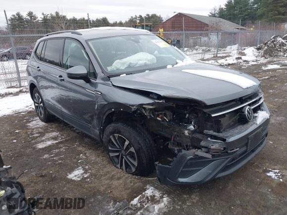 2022 Volkswagen Tiguan S with VIN 3VV0B7AX9NM032305, listed as a IAAI auction lot 41327587 with 49,524 mi miles. Bid and sale history available at carsss.com. Image 1.