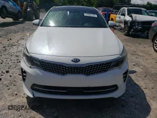 2016 Kia Optima SXL Turbo z VIN 5XXGV4L20GG121446, wystawiony jako Copart lot #57895125 z przebiegiem 131 889 mil mil oraz Czysty tytuł • Clean title. Historia ofert i sprzedaży dostępna na DreamBid. Obrazek 5.
