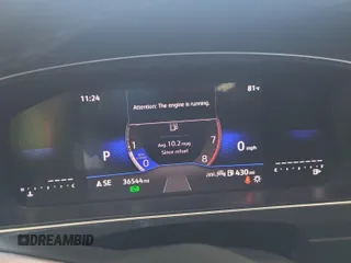 2024 Volkswagen Tiguan SE z VIN 3VV3B7AX3RM105123, wystawiony jako IAAI lot #42796460 z przebiegiem 36 543 mil mil oraz . Historia ofert i sprzedaży dostępna na DreamBid. Obrazek 37.
