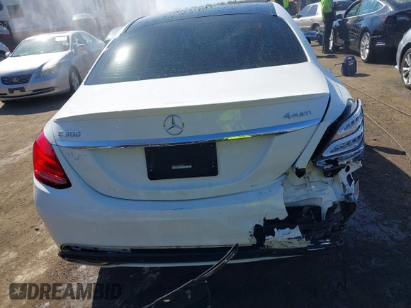2015 Mercedes-Benz C 300 Luxury with VIN 55SWF4KBXFU078275, listed as a IAAI auction lot 41644311 with 118,429 mi miles and . Bid and sale history available at carsss.com. Image 16.
