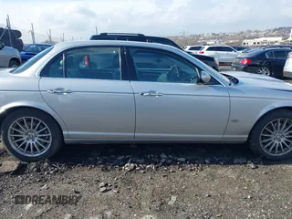 2006 Jaguar XJ with VIN SAJWA71B96SH04571, listed as a IAAI auction lot 41574323 with 1 mi miles. Bid and sale history available at carsss.com. Image 12.