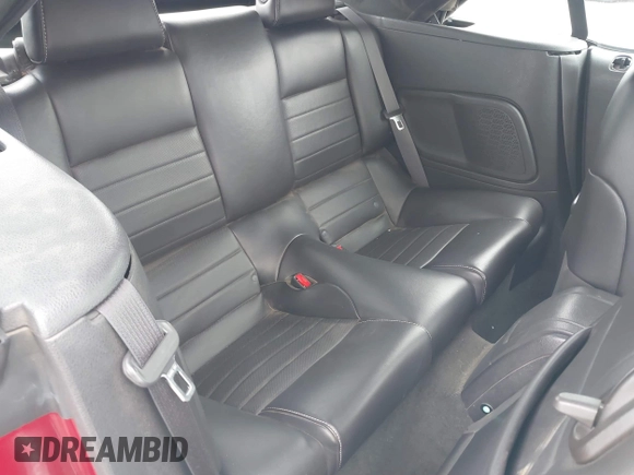 2014 Ford Mustang V6 z VIN 1ZVBP8EM6E5277323, wystawiony jako IAAI lot #42601652 z przebiegiem 64 616 mil mil oraz . Historia ofert i sprzedaży dostępna na DreamBid. Obrazek 8.