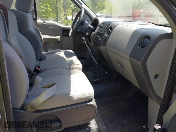2007 Ford F-150 XL with VIN 1FTRF12207NA67110, listed as a IAAI auction lot 42049447 with 125,183 mi miles. Bid and sale history available at carsss.com. Image 5.