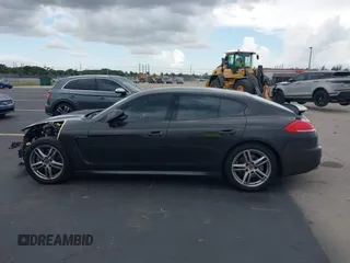 2015 Porsche Panamera 4 с VIN WP0AA2A71FL002436, выставлен на аукционе IAAI как лот 42479904 с пробегом 64 750 миль миль и . История ставок и продаж доступна на DreamBid. Изображение 15.