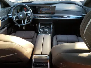 2024 BMW 7 Series 740i с VIN WBA23EH07RCP58749, выставлен на аукционе Copart как лот 42834555 с пробегом 9 227 миль миль и Чистый • Clean title. История ставок и продаж доступна на DreamBid. Изображение 8.
