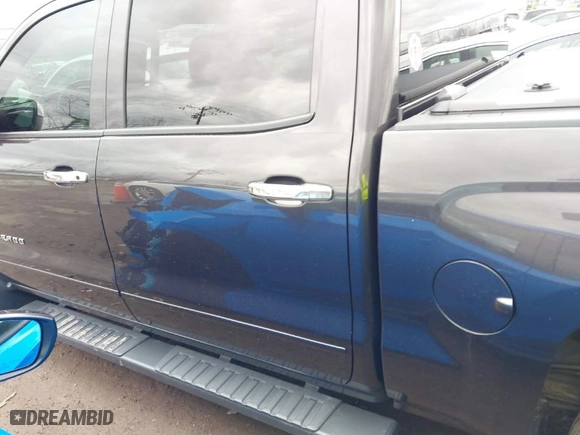 2015 Chevrolet Silverado 1500 LT with VIN 3GCUKREC5FG115913, listed as a IAAI auction lot 41727068 with NaN miles. Bid and sale history available at carsss.com. Image 14.