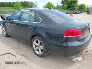 2013 Volkswagen Passat SE с VIN 1VWBP7A36DC012788, выставлен на аукционе IAAI как лот 42365537 с пробегом 140 367 миль миль и . История ставок и продаж доступна на DreamBid. Изображение 3.