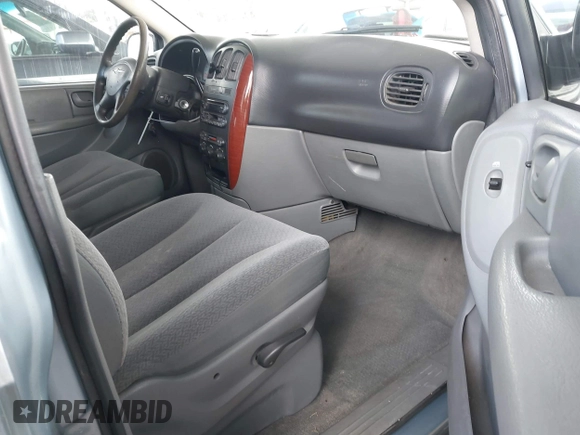 2006 Chrysler Town & Country LX with VIN 1A4GP44R46B609965, listed as a IAAI auction lot 42093438 with 333,689 mi miles and . Bid and sale history available at DreamBid. Image 5.