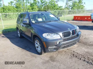 2012 BMW X5 35i z VIN 5UXZV4C56CL747756, wystawiony jako IAAI lot #42338394 z przebiegiem 77 538 mil mil oraz . Historia ofert i sprzedaży dostępna na DreamBid. Obrazek 1.