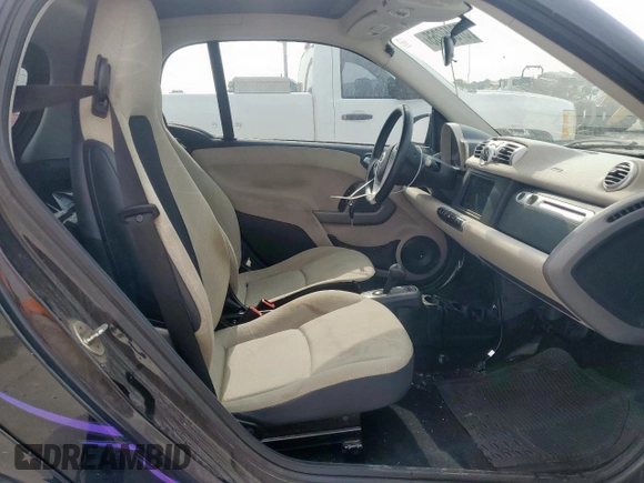 2011 Smart fortwo Pure with VIN WMEEJ3BA4BK447028, listed as a Copart auction lot 57359265 with 84,657 mi miles and Clean title. Bid and sale history available at DreamBid. Image 10.