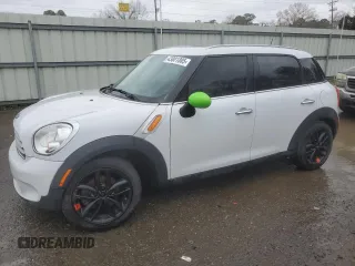 2014 MINI Countryman with VIN WMWZB3C54EWM31839, listed as a Copart auction lot 43081805 with 110,674 mi miles and Clean Title. Bid and sale history available at DreamBid. Image 1.