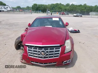 2014 Cadillac CTS Performance z VIN 1G6DG1E33E0135490, wystawiony jako IAAI lot #42274193 z przebiegiem 83 556 mil mil oraz . Historia ofert i sprzedaży dostępna na DreamBid. Obrazek 12.