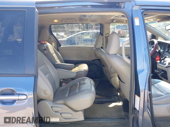 2015 Toyota Sienna XLE with VIN 5TDYK3DC8FS533898, listed as a IAAI auction lot 42630483 with 531,640 mi miles and . Bid and sale history available at DreamBid. Image 8.