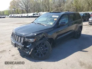 2017 Jeep Grand Cherokee Altitude z VIN 1C4RJFAGXHC828795, wystawiony jako Copart lot #53865265 z przebiegiem 65 152 mil mil oraz Szkody całkowita. Historia ofert i sprzedaży dostępna na DreamBid. Obrazek 1.