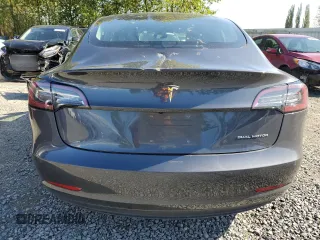 2018 Tesla Model 3 Long Range Battery z VIN 5YJ3E1EB1JF119368, wystawiony jako Copart lot #54059834 z przebiegiem 49 216 mil mil oraz Szkody całkowita. Historia ofert i sprzedaży dostępna na DreamBid. Obrazek 6.