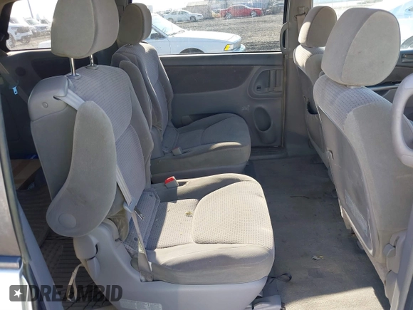 2006 Toyota Sienna LE with VIN 5TDBA23C06S064777, listed as a IAAI auction lot 41696905 with 250,761 mi miles. Bid and sale history available at carsss.com. Image 8.
