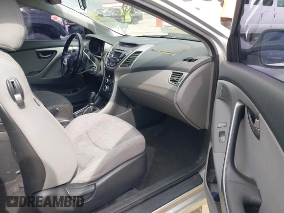2014 Hyundai Elantra z VIN KMHDH6AH3EU026718, wystawiony jako IAAI lot #41721610 z przebiegiem 109 338 mil mil oraz . Historia ofert i sprzedaży dostępna na DreamBid. Obrazek 5.
