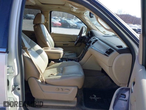 2009 Cadillac Escalade z VIN 1GYFK53219R121847, wystawiony jako IAAI lot #41818934 z przebiegiem 132 293 mil mil oraz . Historia ofert i sprzedaży dostępna na DreamBid. Obrazek 5.