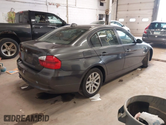 2006 BMW 3 Series 325i with VIN WBAVB13526KX69039, listed as a IAAI auction lot 42271470 with 162,687 mi miles and . Bid and sale history available at DreamBid. Image 4.