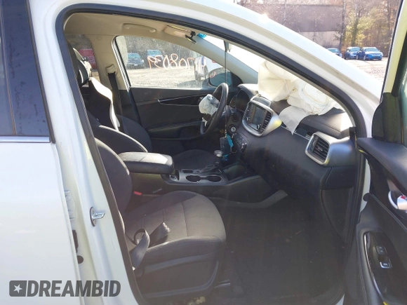 2019 Kia Sorento LX with VIN 5XYPGDA37KG526732, listed as a IAAI auction lot 41708039 with 75,963 mi miles. Bid and sale history available at carsss.com. Image 5.