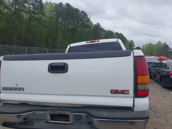2002 GMC Sierra 2500HD SLE with VIN 1GTHK23172F182552, listed as a IAAI auction lot 41945511 with 290,925 mi miles. Bid and sale history available at carsss.com. Image 16.
