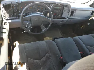2003 Chevrolet Silverado 1500 LT with VIN 2GCEK19TX31267173, listed as a Copart auction lot 56500815 with 343,198 mi miles and Clean Title. Bid and sale history available at DreamBid. Image 8.