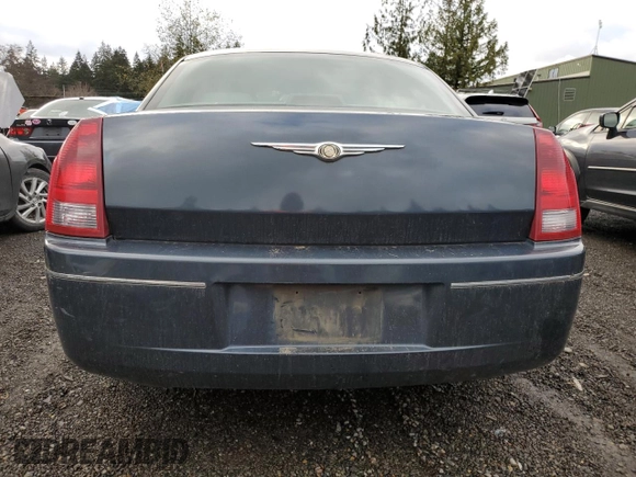 2007 Chrysler 300 Signature with VIN 2C3KA53G87H634646, listed as a Copart auction lot 82410294 with 189,005 mi miles and Salvage Title. Bid and sale history available at carsss.com. Image 6.