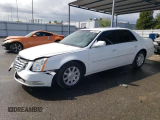 2010 Cadillac DTS 1SA z VIN 1G6KA5EY9AU118238, wystawiony jako Copart lot #51350455 z przebiegiem 139 752 mil mil oraz Szkoda całkowita • Salvage title. Historia ofert i sprzedaży dostępna na DreamBid. Obrazek 1.
