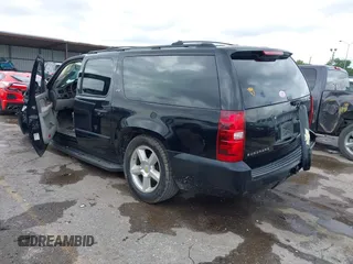 2007 Chevrolet Suburban LT with VIN 1GNFC16097R179358, listed as a IAAI auction lot 42104937 with Not provided miles and . Bid and sale history available at DreamBid. Image 3.